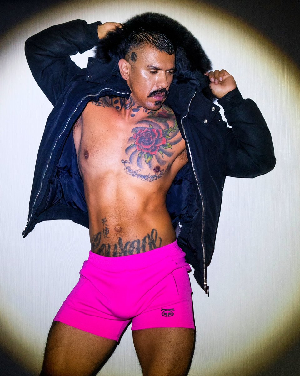 Happily NOT TAKEN! 
(wtf “HAPPILY TAKEN” y’all living in a liam Neeson movie) blink twice is u need saving sis 😂🤔🤣 

YOUTILITY RUGBY SHORT
Available now at 
nastypig.com 
#pigstylists <a href="/nastypig/">Nasty Pig Inc.</a>
📸 by <a href="/dmitry_zhitov/">Dmitry Zhitov</a>