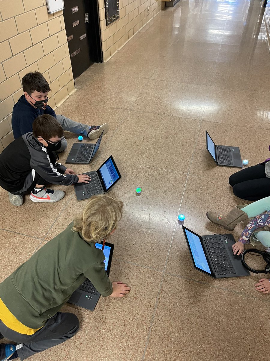 Students in <a href="/micgrant3/">Michele Grant</a> 2nd grade class training to become the “teachers” when using <a href="/SpheroEdu/">Sphero Education</a>!  #MurraySchools