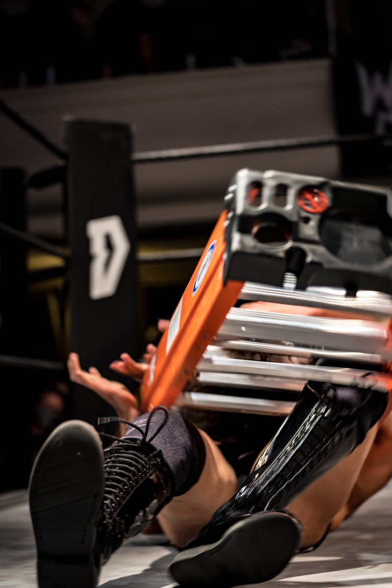SPhotog77's tweet photo. Epic Ladder match battle between @_MidnightHeat and @BollywoodBoyz last Saturday at @defyNW https://t.co/E65cmhzFMU