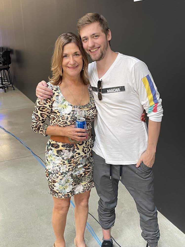 MommaPoppin tweet media