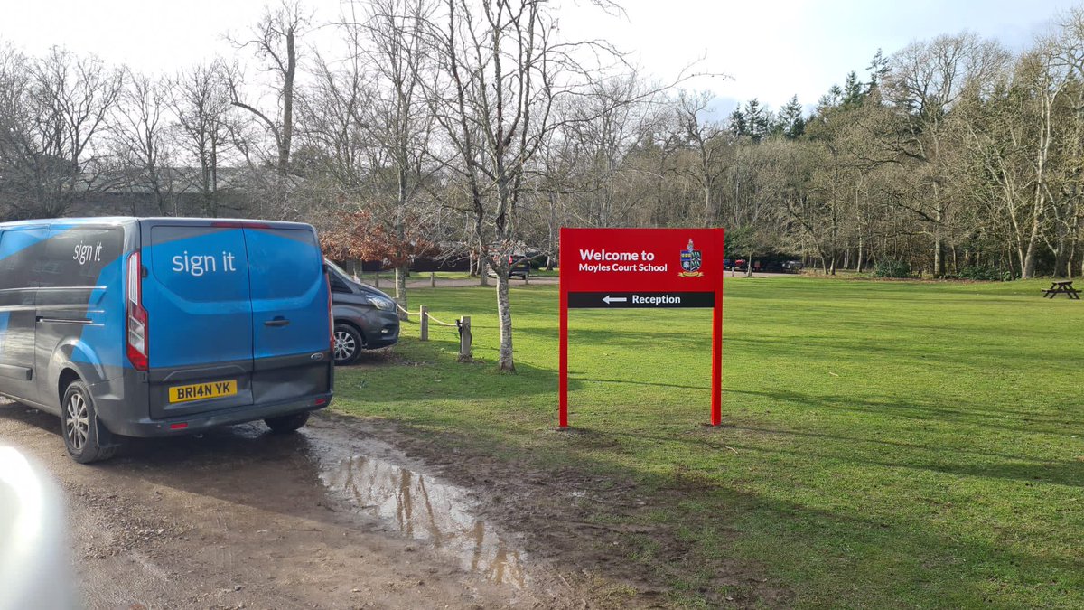Sign_IT_UK's tweet image. A recents project of ours was for a local school @moylescourt to create new signage for around the grounds. Checkout our creations 👉🏻

#signmaker #signmakers #outdoorsigns #newforestbusiness #signdesign #signshop #businesssigns #lymingtonbusiness #businessbranding