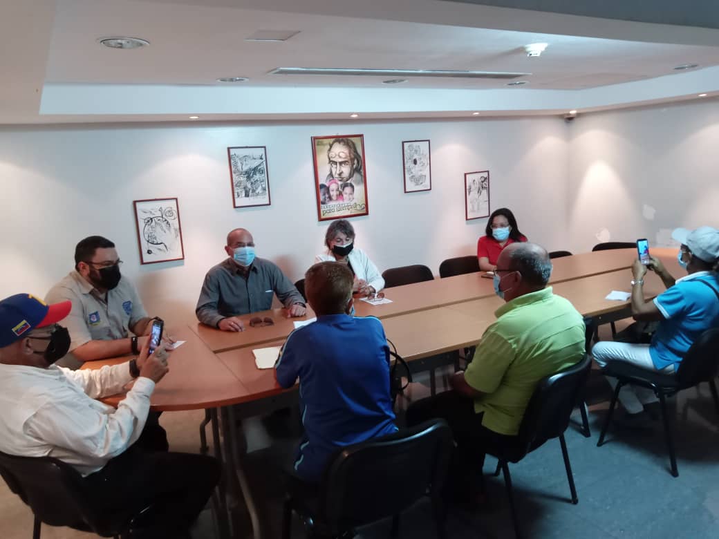 #15Feb Comisión designada para hacer entrega del documento exigiendo salarios dignos para los trabajadores de todos los sectores, siendo atendidos por la Abog Katty González Subinspectora de Trabajo del Edo #Zulia 15-02-22