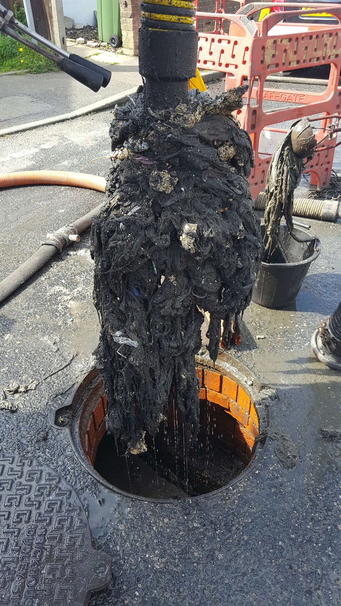 thameswater's tweet photo. It’s myth buster time 😲
Many wet wipes are labelled as ‘flushable’ because they disappear once flushed 🚽 
But they’re not gone for good!

Wet wipes are made of plastic, and will block your pipes ⚠

Bin it - don't block it 🗑

Learn more at https://t.co/Gzyji64uwX https://t.co/ytw4GUT1dj