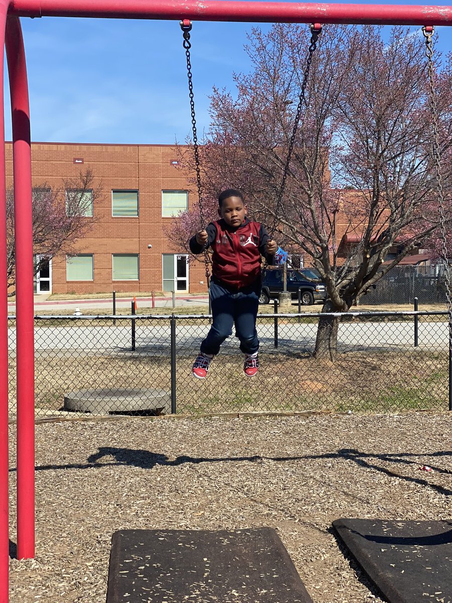 RCPS_EarlyLearn's tweet image. Cover me in Sunshine ☀️ #playgroundvibes #playground #dph #pat
