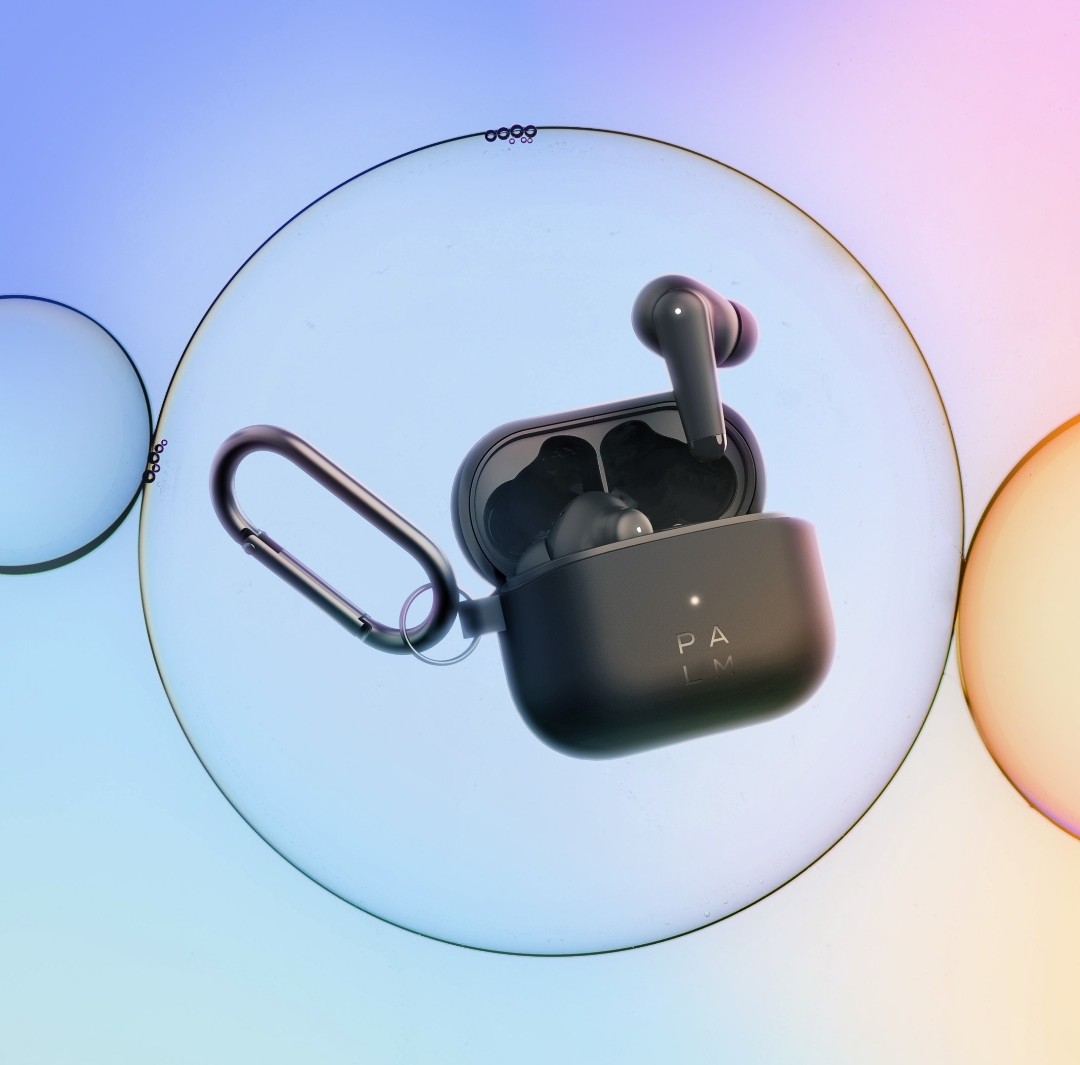 Light as air! The Palm Buds Pro weigh only 4.1g so you'll forget they're even in your ears allowing you to focus on whats most important. #liveinthemoment
.
#palmbudspro #lifemode