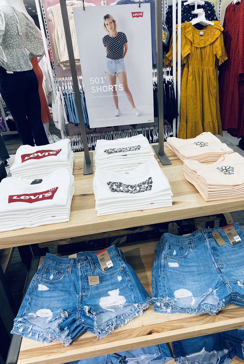 GraceAtTarget's tweet image. We have LEVI’S here at 623 🌼❤️✨🥰 👏 @JenPeters77 @MelbaBaldesari @ToledoTarget @_TheNickOwens @settoselltarget