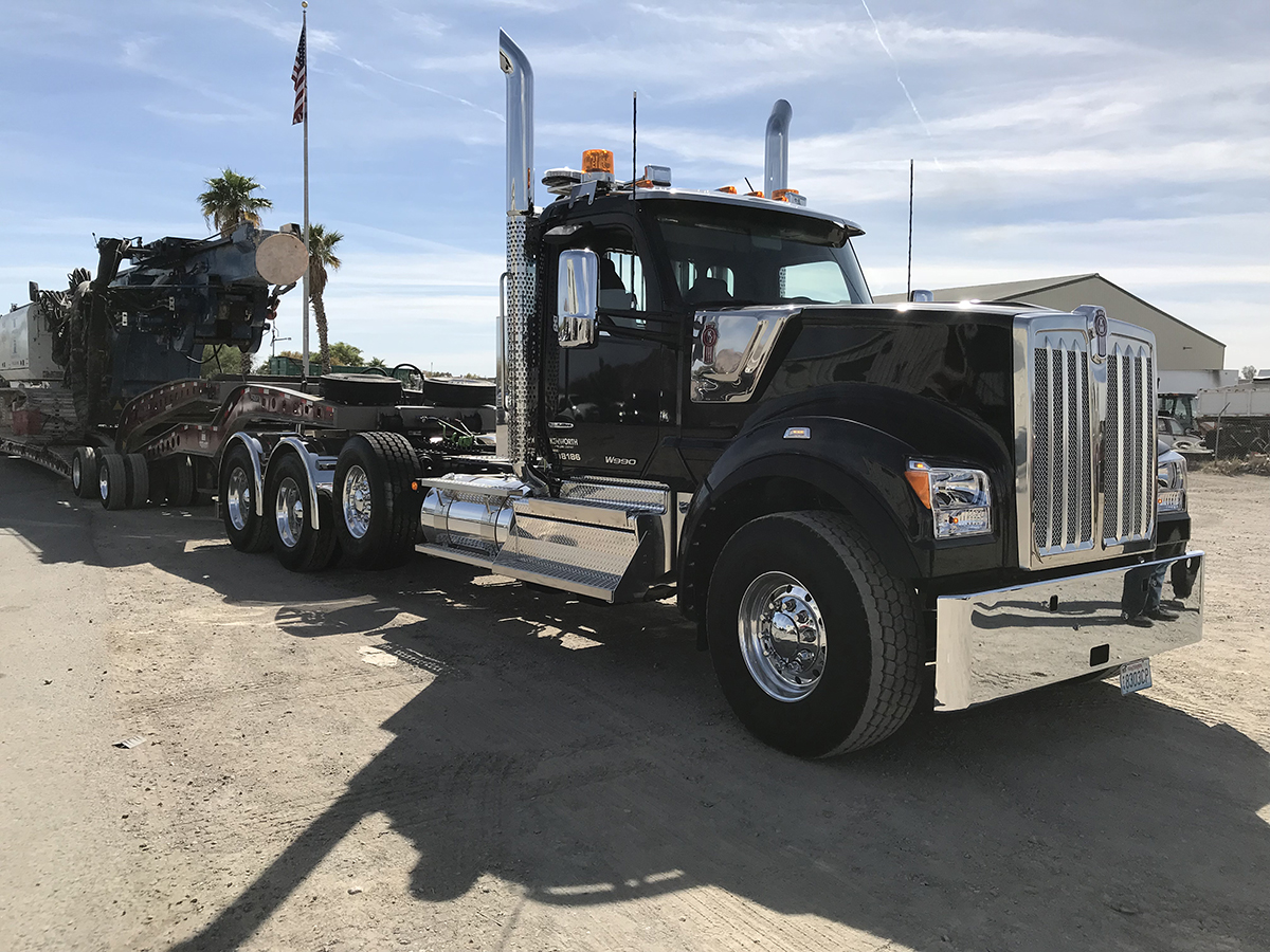 KenworthTruckCo's tweet photo. Introducing the new PACCAR TX-18 series transmissions. These automated transmissions have the reliability and toughness to conquer heavy duty vocational jobs: https://t.co/e6dLUaHWat #Kenworth #T880 #W990 #PACCARPowertrain https://t.co/FdsIZQSmA2