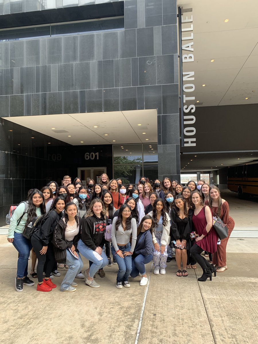 CoachKloesCCHS's tweet photo. Hanging out with @cchsdance1 at the Houston Ballet today‼️ https://t.co/L3wQv4zkx0