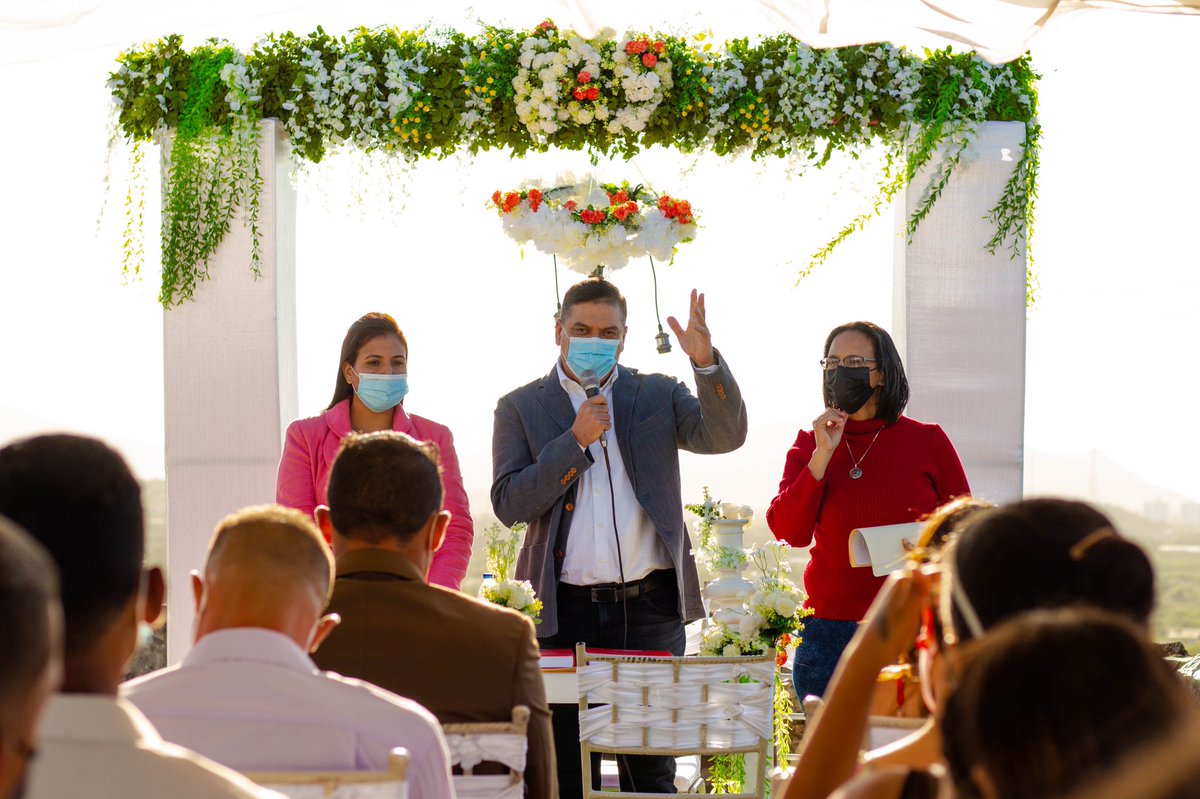 gomezalcaldia's tweet photo. En el marco del Día del amor y la amistad, este 14 de febrero celebramos el primer matrimonio colectivo hecho en el municipio Gómez, el cual fue oficiado por nuestro alcalde Emilio Velásquez. Seguimos haciendo historia. Felicidades a las parejas. @emiliorafael_ https://t.co/B623KBJJmT