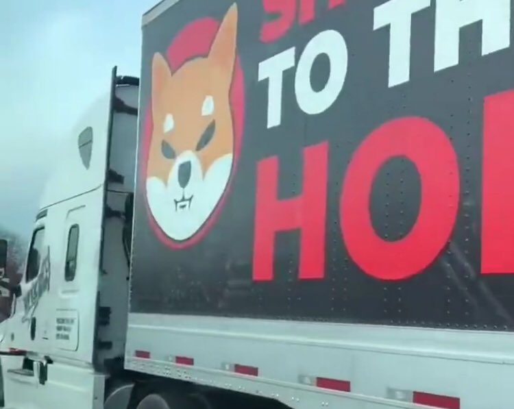 Tırcı bir adam kripto sevgisini tır’a da yansıtmış 😁