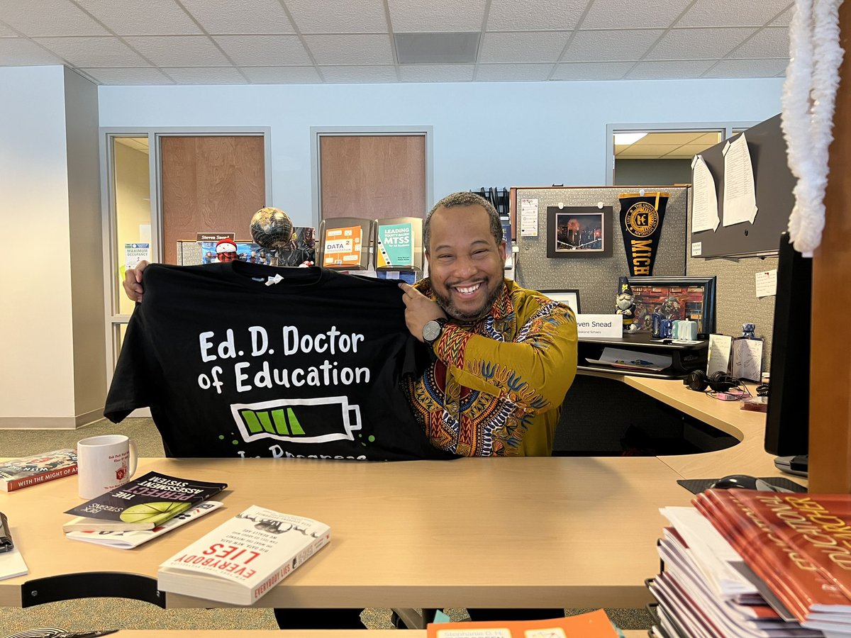 I’m incredibly grateful to my <a href="/OakParkSchools/">Oak Park Schools</a> family for the opportunity to speak to students today. You know I’m loving the T-Shirt! 🙌🏾