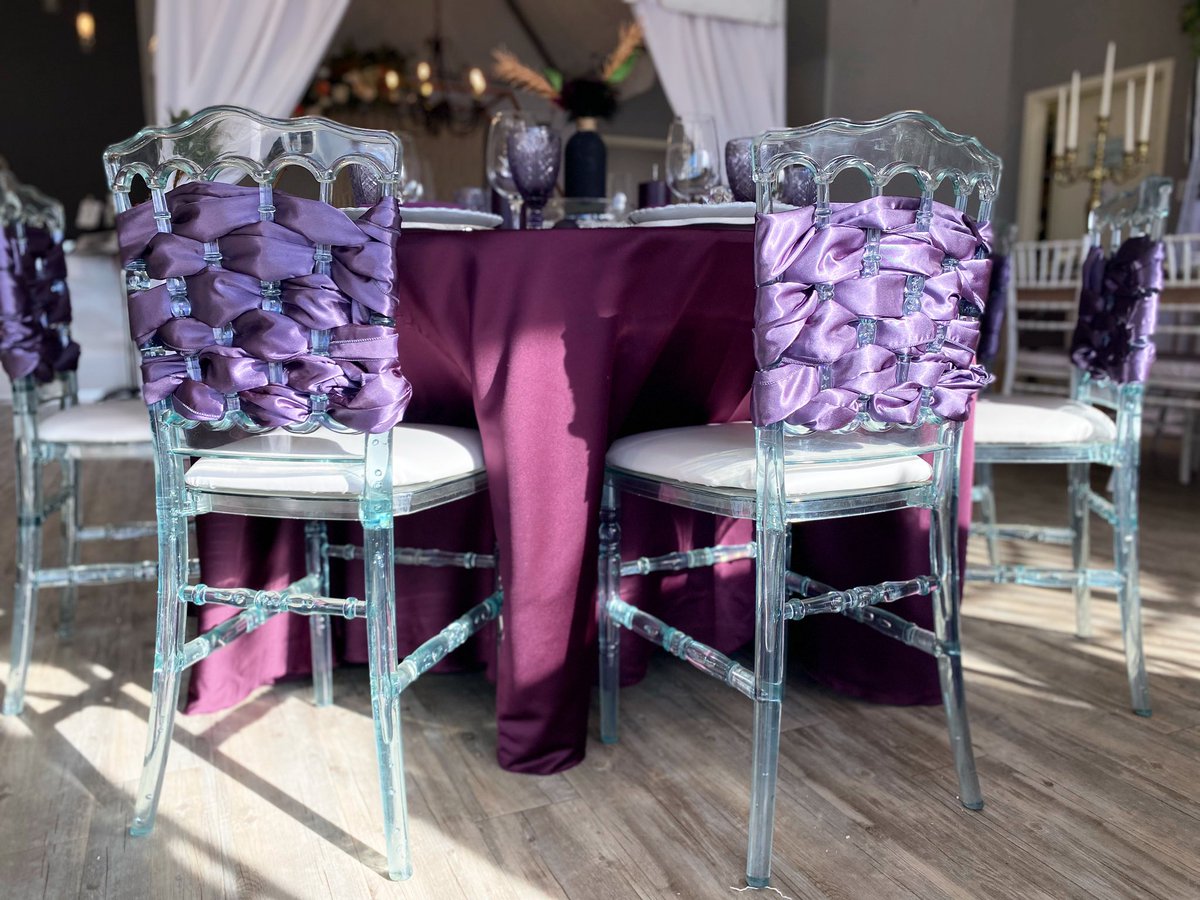 Looking for a unique chair option? Try adding linen or floral 😍 It’s an easy way to make your seating stand out! #ChairDetails #ChairRentals #EventSeating