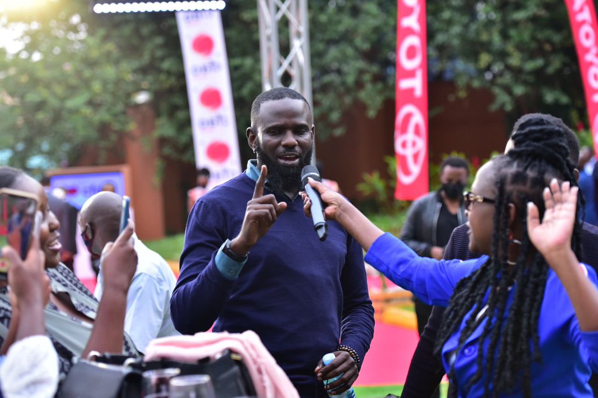 zeus_agency's tweet photo. . @Toyota_UG launched the LC 300 series today. We did the work and brought good vibes to the launch. If @Mosesthesixth and @Jeffreyamani2 were singing for food, … 🤦🏾♀️
#NamesHaveMeaning #CFAOMotorsUganda https://t.co/PRiZ7IG9Wd