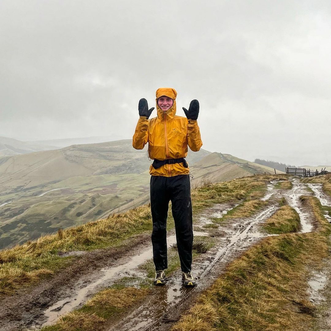 Our team testing out the AW22 Thaw Glove in the soggy hills!

Thaw Glove available now.

📷 @jessierosemcguire
Soggy run in the hills with Ryan today, hot brew tasted gooood afterwards 👌☕️🌧

#trekmates #primaloft #gloves