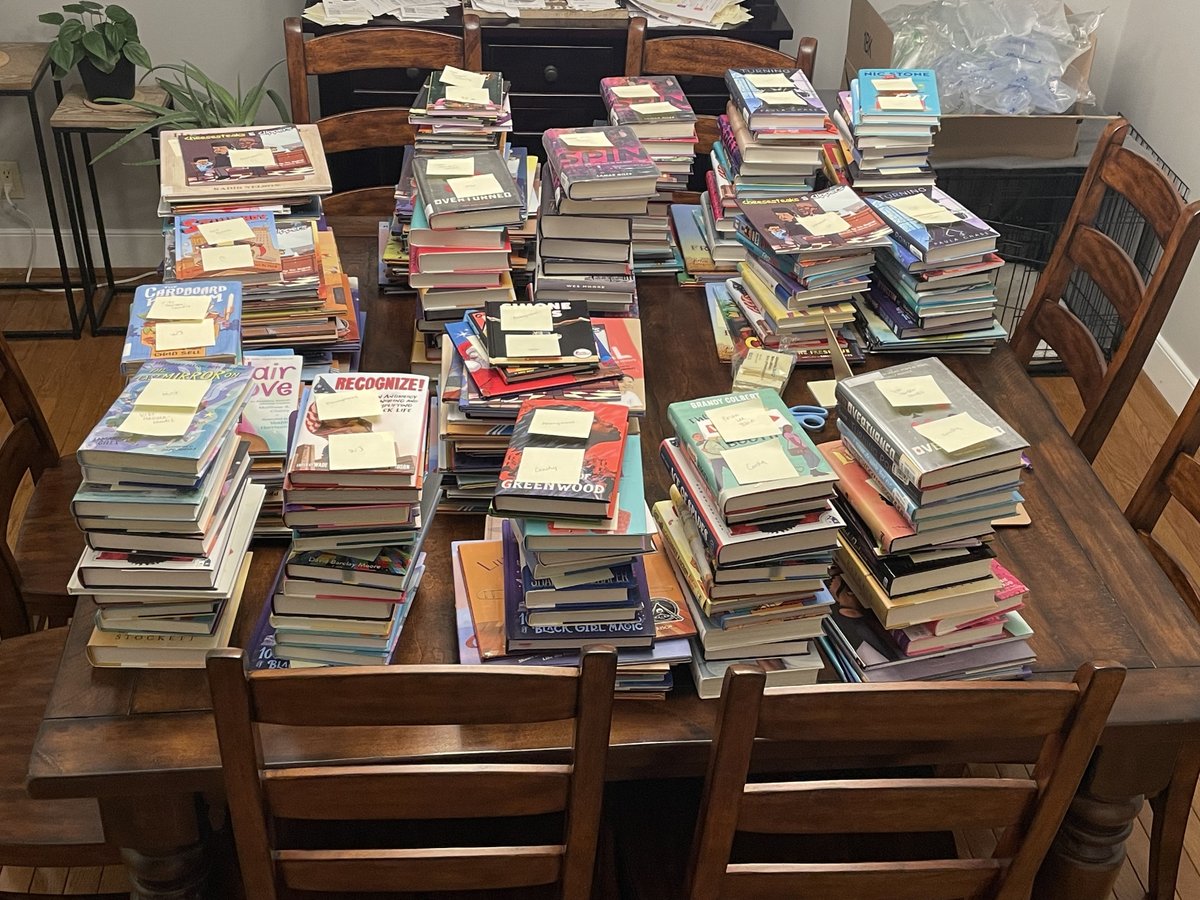Colonial_SD's tweet photo. Donate a book to the CMS Student Council's Black History Month Book Drive and help fill school and community libraries with literature with black authors and black characters! For more information and to donate: https://t.co/AkEYBpDktD
#MakingADifferenceinCSD
#ColonialCommunity https://t.co/e8Sh2H0dbe