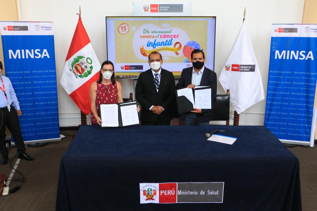 Minsa_Peru's tweet photo. Según el convenio, Latam Perú emitirá 200 boletos aéreos de ruta nacional para que los pacientes oncológicos y sus acompañantes puedan utilizarlos y ser trasladados desde su ciudad de origen hacia los centros especializados donde llevan su tratamiento. https://t.co/ShPqqwMn1y