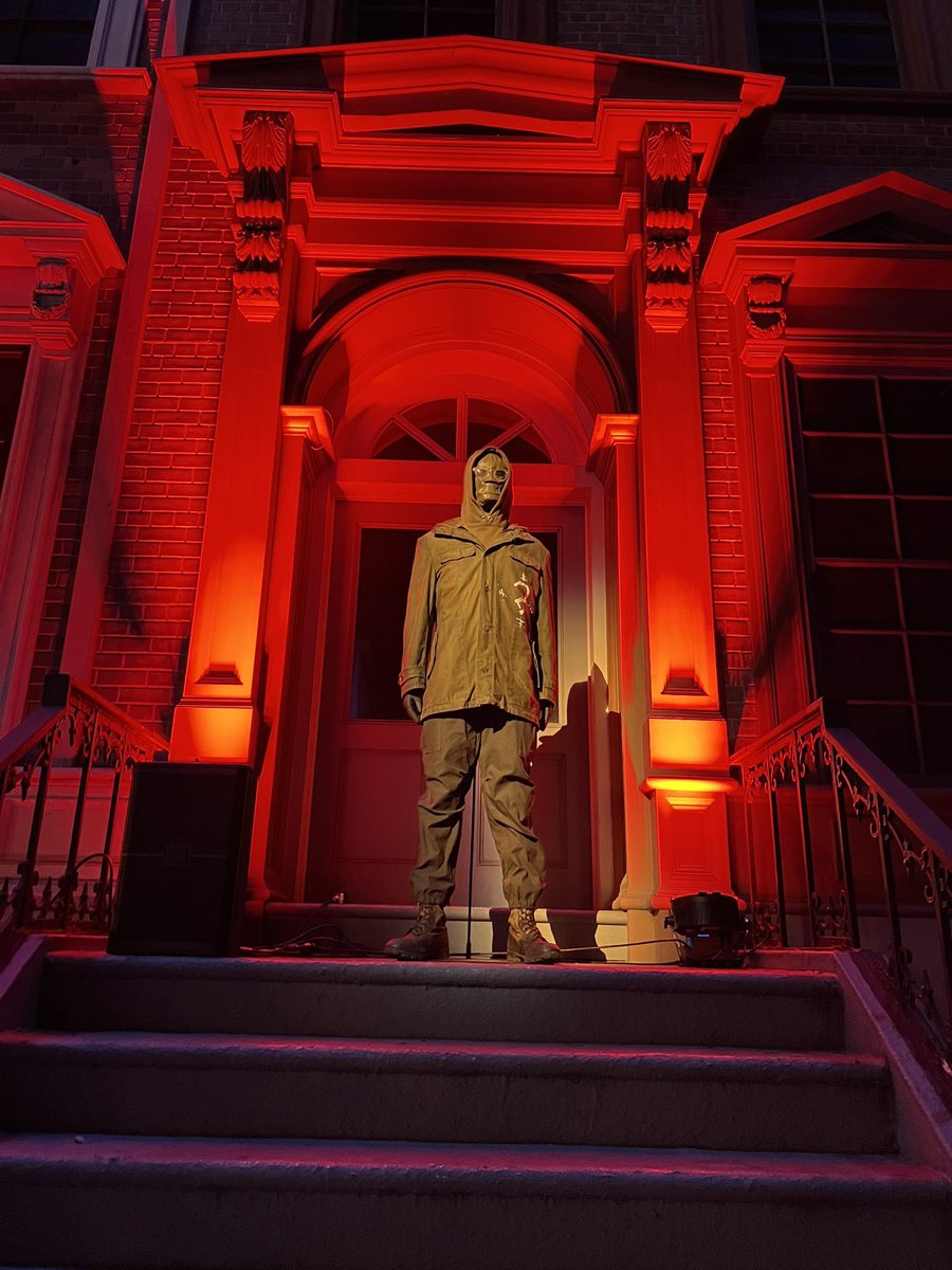 Better look of the costumes at the special screening for #TheBatman last week !

(📸<a href="/KirstenAcuna/">Kirsten</a>)