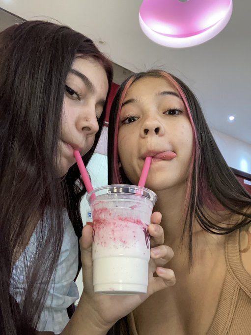 Romanticas 🤙🏼👩🏽&zwj;❤️&zwj;👩🏻 https://t.co/qJMOOarPrV<a href="/tag/onlyfans"class="tags"><span>#onlyfans</span></a><a href="/tag/onlyfansgirl"class="tags"><span>#onlyfansgirl</span></a><a href="/tag/onlyfansfree"class="tags"><span>#onlyfansfree</span></a>