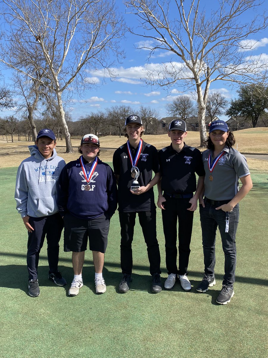 Wylie East Boys preformed well today shooting a combined 339 for a 2nd place finish! Individual scores: Miles Maresch - 75 getting 2nd. Tanner Kuykendall - 83 getting 7th. Kyle Gilmore - 87 getting 10th. #DUBeast