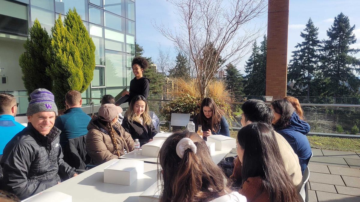 Foster MBA Program tweet media