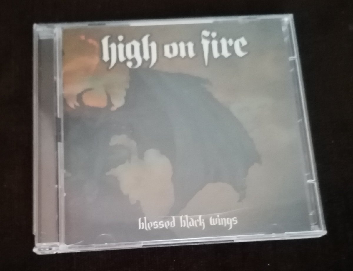 #BigGavPlays High On Fire Blessed Black Wings

An album that sounds like it is caked in filth. Such a glorious sound

#HighOnFire #NowPlaying #HeavyMetal #stoner #Sludge