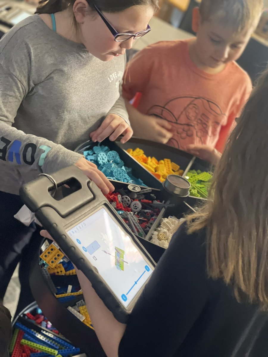 2nd grade is learning about rovers and robotics with <a href="/LEGO_Education/">LEGO Education</a> !! #csinpa #cs4all #STEM #STEMEd #steminpa <a href="/aasd_panthers/">Austin Area School</a>