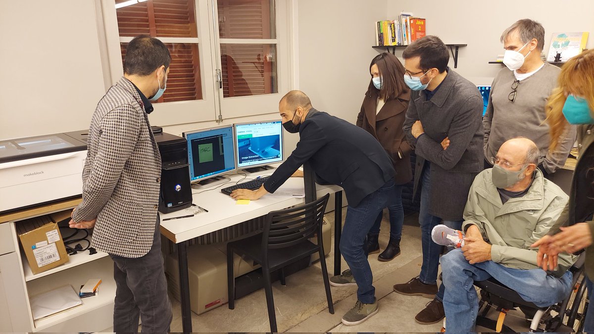 ajigualada's tweet image. Aquest vespre l&apos;@AteneuIgualadi ha inaugurat l&apos;espai @MALLAProjecte , una àrea de formació i experimentació en el món dels &quot;makers&quot;, el disseny i la tecnologia. @TICAnoia @dissenyigualada

💻🖥 Un espai obert a tothom que compta amb el suport de l&apos;@ajigualada i el @ConsellAnoia