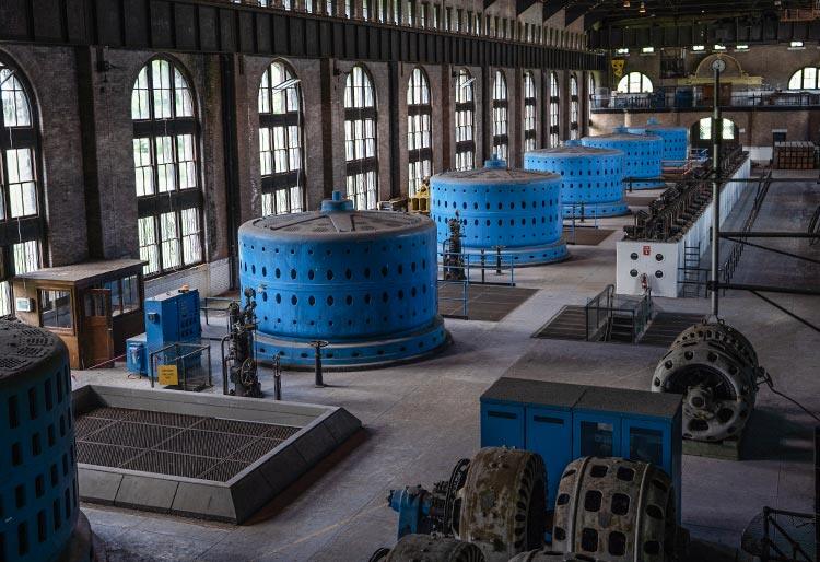 Get an overview of the Niagara Power Station project, the challenges managed and the opportunities leveraged.

Just one example of how we are making waves on leading edge programming for Mari-Tech 2022!

Register today at:
lnkd.in/gqwWgPm