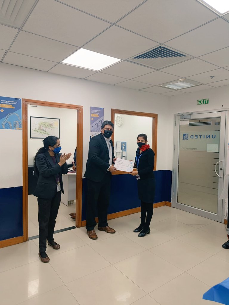 WeAreDEL_United's tweet photo. It’s A Beautiful start of the day @DEL sharing some DEL United family smiles😊 with employee appreciations and celebration. Thank you Team DEL for all you do for our customers! #TeamDel #happyvalentineday2022 @shaz11jan @weareunited https://t.co/E0KwsQmvtm