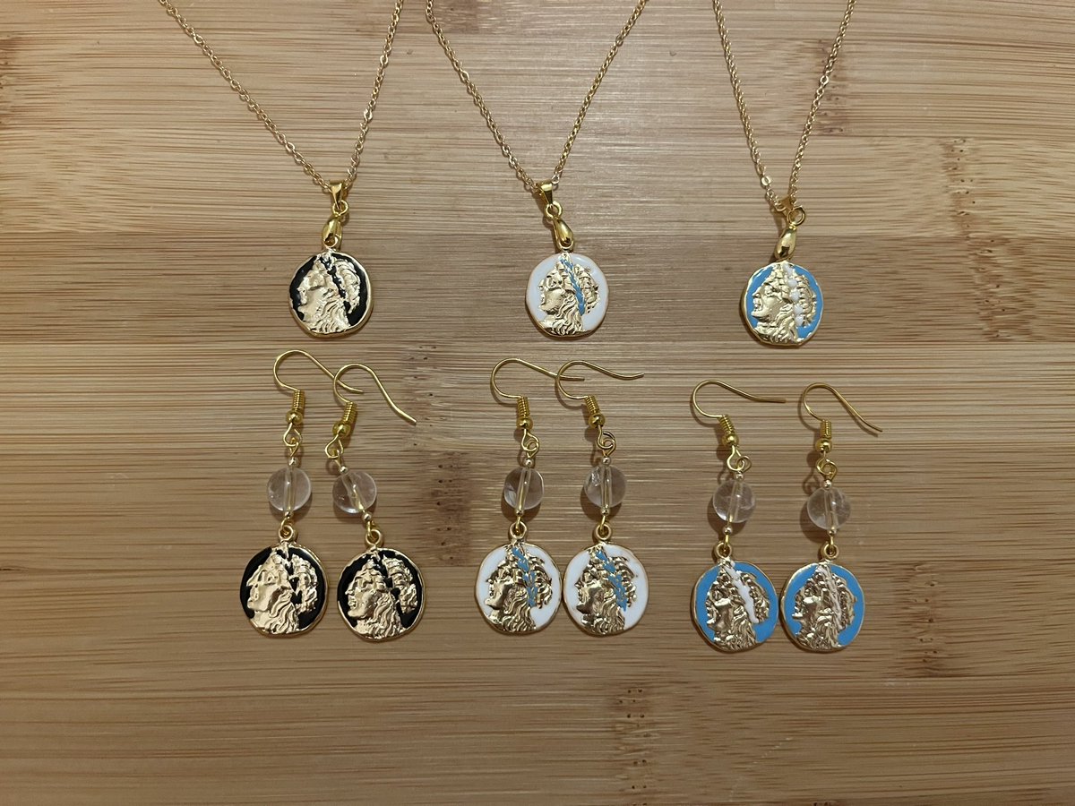 agameganon's tweet photo. I’m very excited to (finally!) announce my collaboration with @queerclassical on a very special jewellery set - the proceeds of which will go towards supporting QATC2022. Please check out the link below to buy and read some more about the collaboration 💖

https://t.co/ZHjKrpmMSa https://t.co/iJMqXt1LgS
