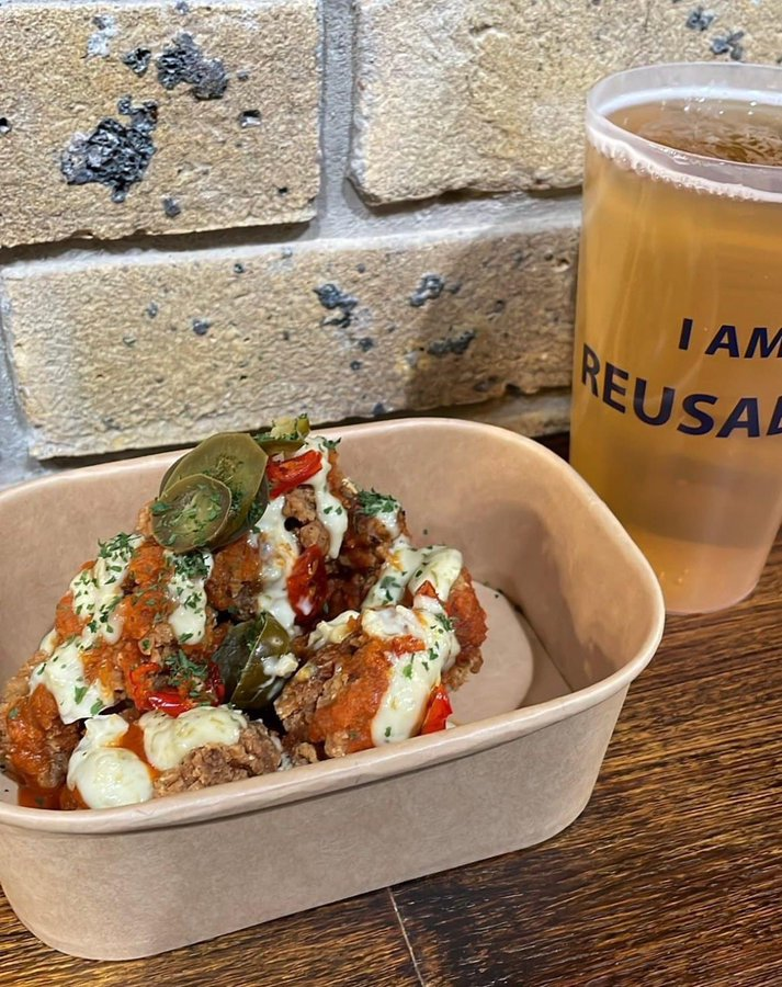 tribundergi's tweet photo. Tottenham'ın maçında:
▪️ Kızarmış tavuk, jalapeno biberle birlikte. £6 (Bira ile £11)
#HangiTribündeNeYeniyor #HTNY https://t.co/NAGv2NZlTx