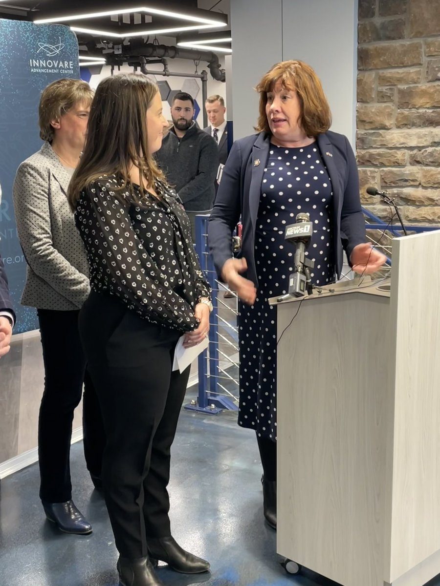 InnovareAdvance's tweet photo. Today @RepStefanik visited #OneidaCounty. She is a senior member of the #HouseArmedServices Committee & has worked to deliver funding each year for #RomeLab. She is now giving a press conference inside Innovare regarding the redistricting of NYS. https://t.co/2APbaiPCBt