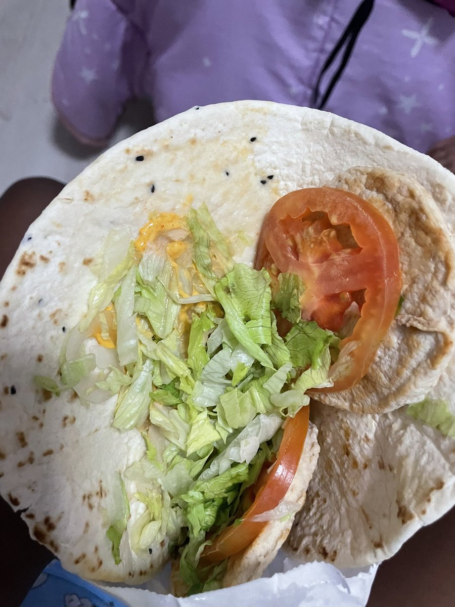 Katlee L 🌻 tweet media