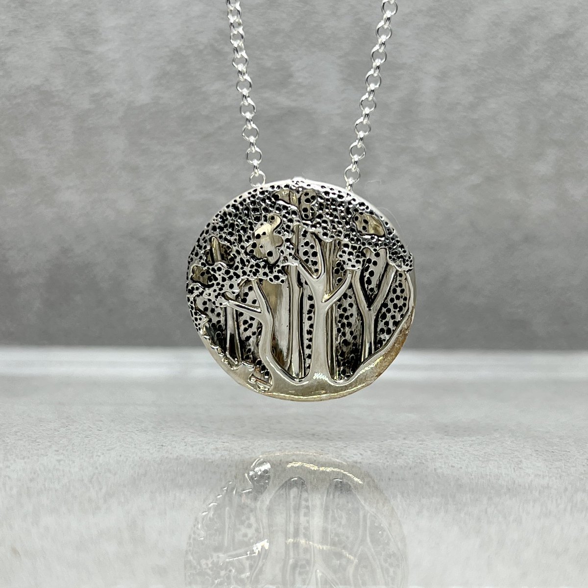 12silvertrees's tweet photo. Our take on the traditional Tree of Life symbol in sterling silver &amp; enamel 

https://t.co/Zmk2NOsgrQ

#twelvesilvertrees #silverjewellery #treeoflife #inspiredbynature #etsyshop #etsyseller #handmade #jewelry #SterlingSilver #etsy #stayunique #jewellery #treelovers https://t.co/WVaN5o2Rej