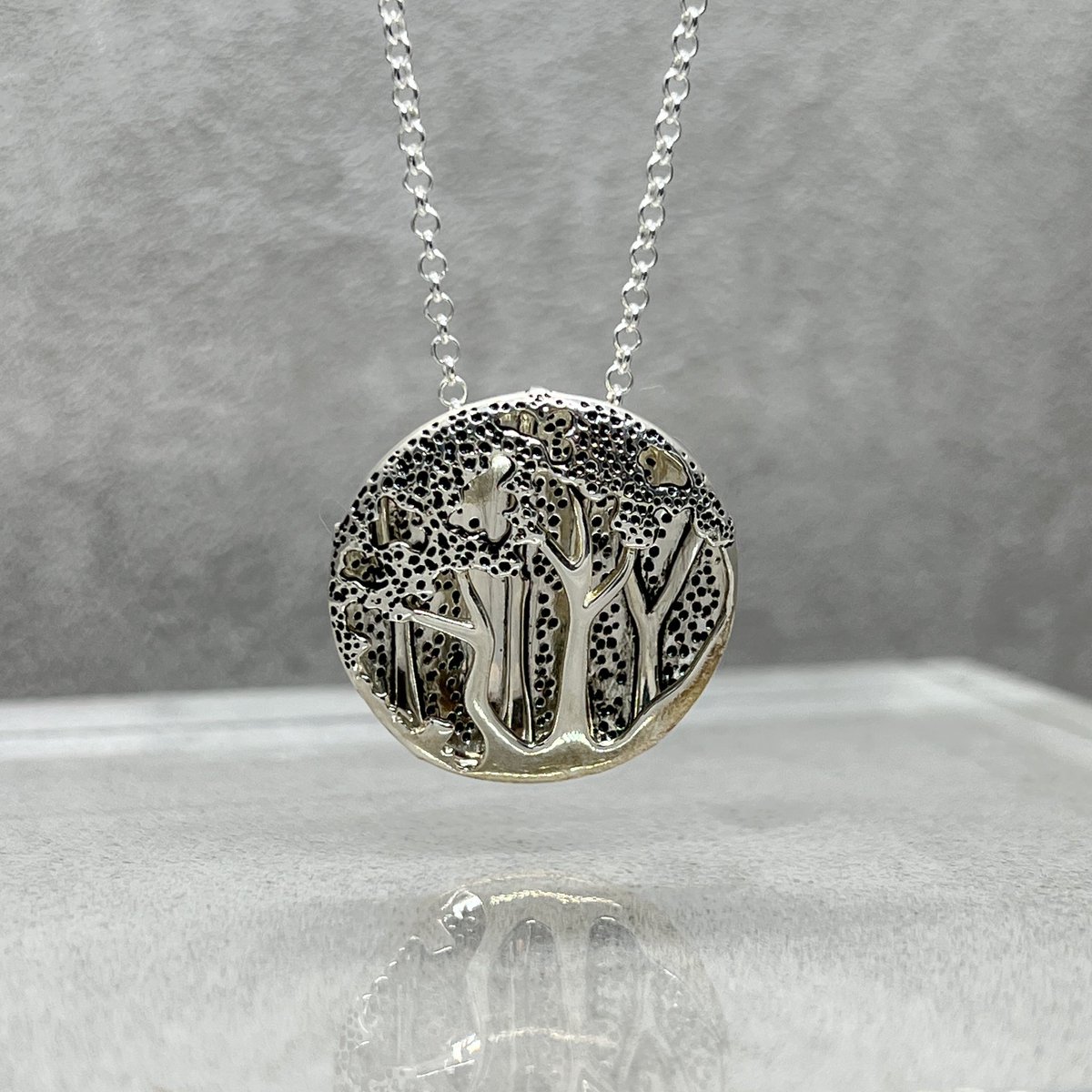 12silvertrees's tweet photo. Our take on the traditional Tree of Life symbol in sterling silver &amp; enamel 

https://t.co/Zmk2NOsgrQ

#twelvesilvertrees #silverjewellery #treeoflife #inspiredbynature #etsyshop #etsyseller #handmade #jewelry #SterlingSilver #etsy #stayunique #jewellery #treelovers https://t.co/WVaN5o2Rej