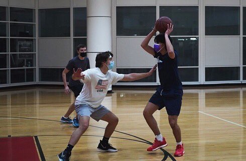 BUIntramurals's tweet photo. Spring 2022 Intramural play starts tonight! Check out some of these action shots from this past semester to get you ready! #BUIMSports 

📸: @ itissmit (IG) https://t.co/ZeP0LXVJgb