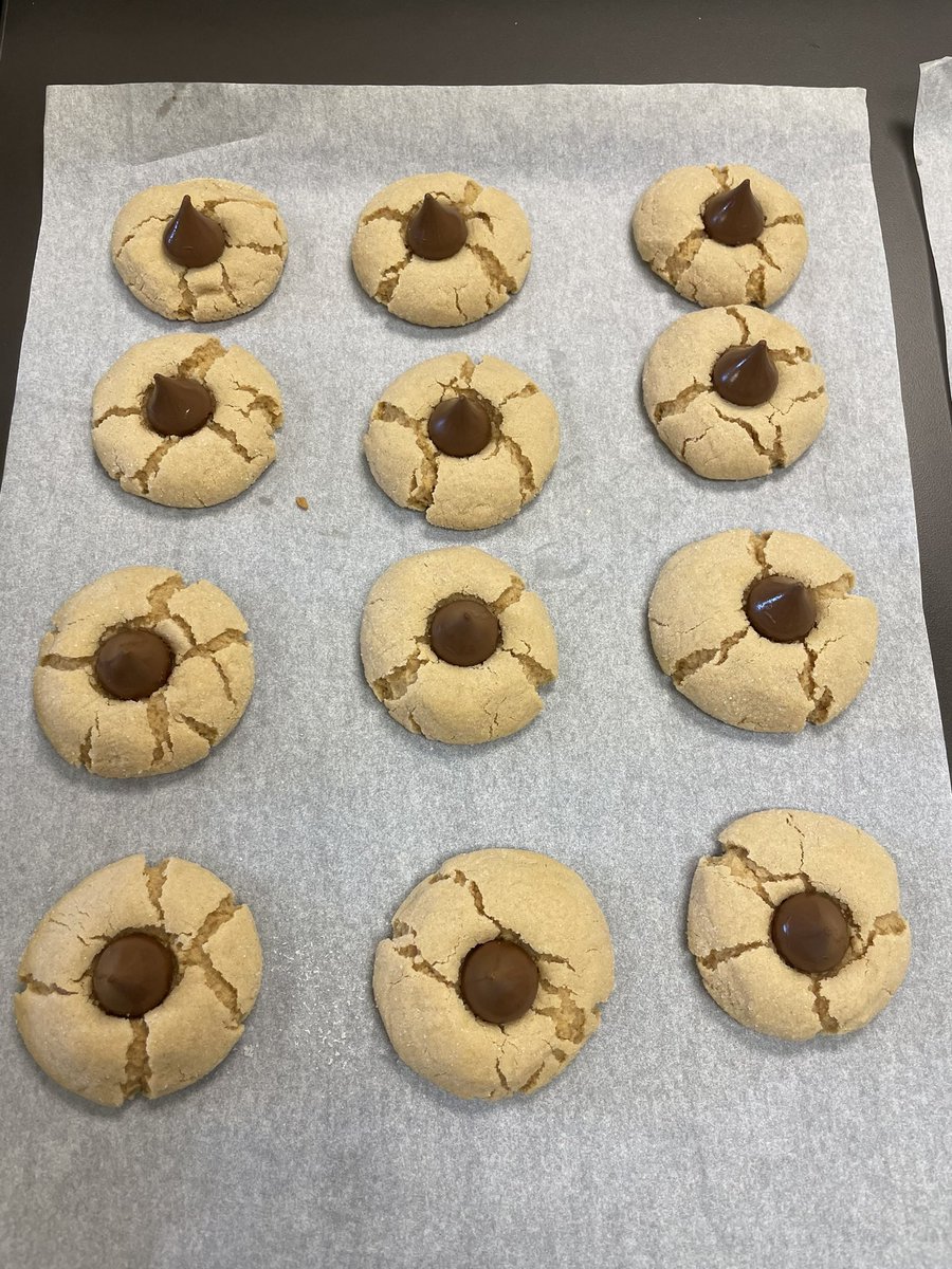 LHS210Krolo's tweet photo. Molded cookiesโฆsuch a sweet treat ๐๐ #AdvancedBaking #CookieUnit #FACS #WeAreLemont https://t.co/l6mrkeYhSG