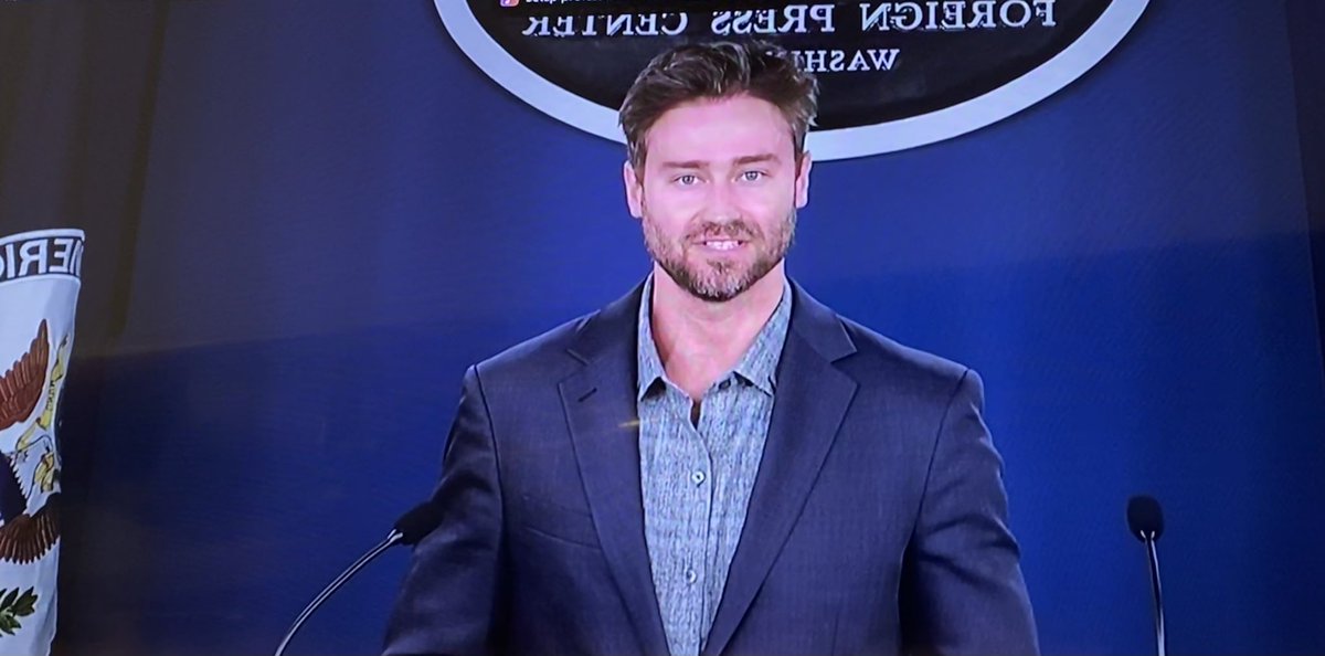 GSPMgwu's tweet photo. GSPM Legislative Affairs director @CaseyBurgat takes center stage at the @StateDept @ForeignPressCtr to brief journalists from all over the world on the current state of Congress #InTheRoom #OnlyAtGSPM https://t.co/mu7RhjkAnm