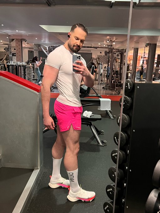 I use hot pink for shocking ideas! https://t.co/QLGVpqG8w8