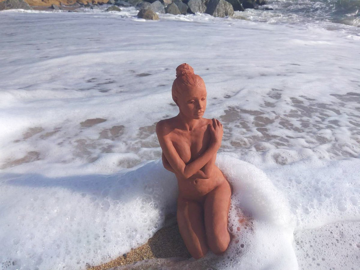 AnerisartNFT's tweet image. Hi friends! 
These are some of my goddesses available on Foundation and Opensea.
1/1 NFTs from my original terracotta sculptures.

0.25 $ETH 

FND: foundation.app/@anerisart
OS: opensea.io/collection/god…

#nftcommunity #nftart #nftartist