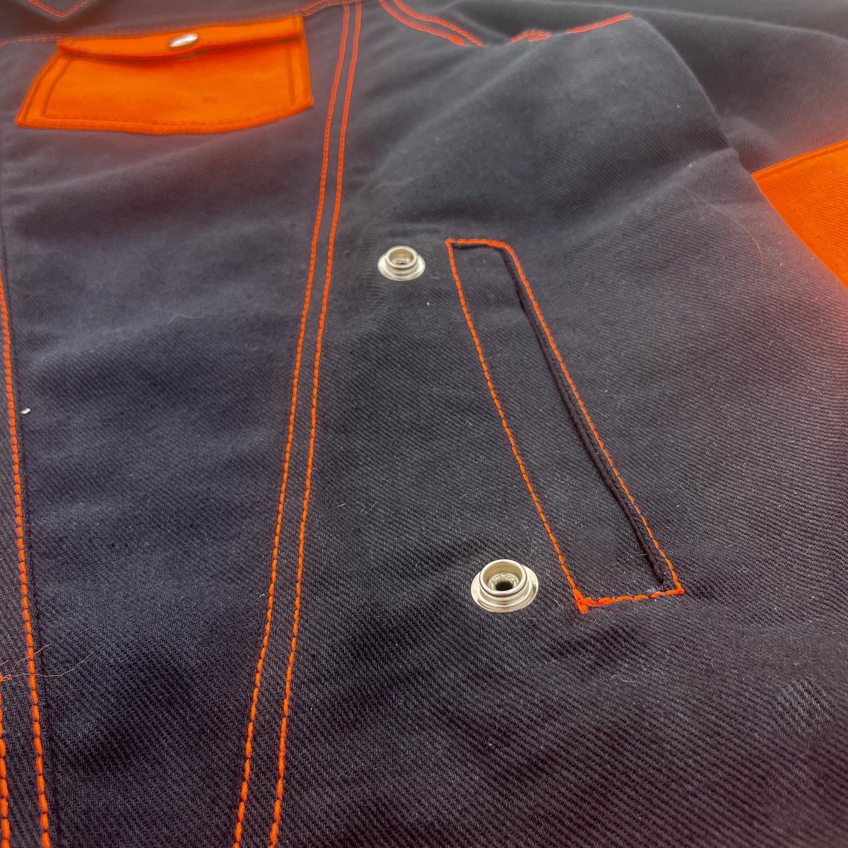 byefrisbie's tweet photo. 1/2 pieces for an outfit I did for a client recently. My take on the “traditional” denim jacket.

-Widened front seams creating a subtle “W”, a significant letter to the client
-10 oz bull denim
-Pocket in lining
-Adjustable vented cuff
-Removable belt
-Japanese satin lining https://t.co/yVLnz6qJYA