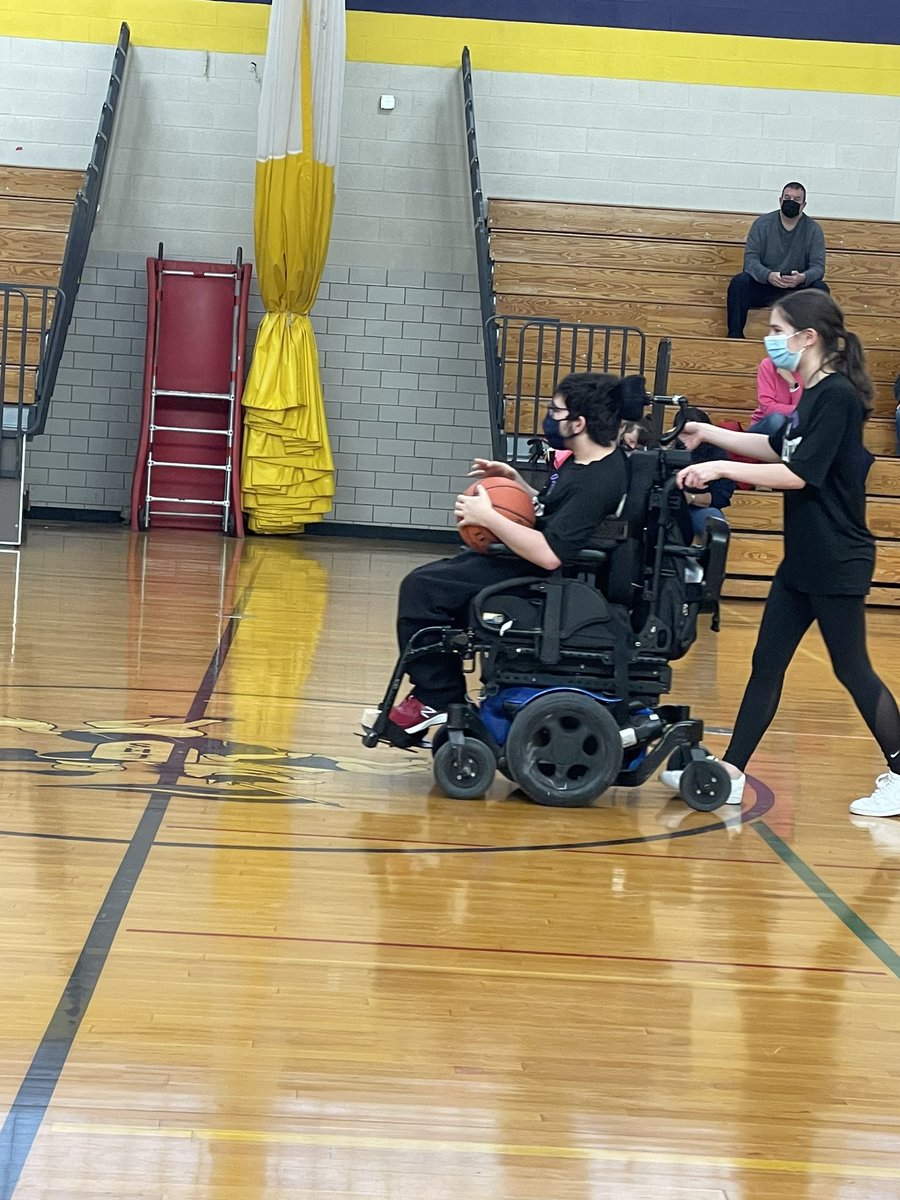 kllct's tweet photo. Ellington Unified v Tolland Unified at EHS @EHSKnights https://t.co/3U4qTIG4rw