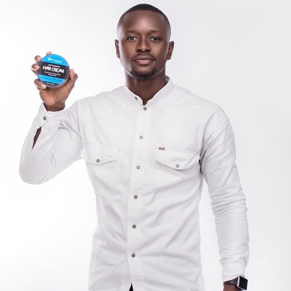 DermaSolutiongh's tweet photo. Anti-dandruff hair cream 

Treats dandruff and all scalp psoriasis

💯 effective

Ghc 40

DM or Call 0205773069 

Kindly Retweet 🙏 

#Dermasolution 
Abronye DC https://t.co/YW1RjD9ZKc