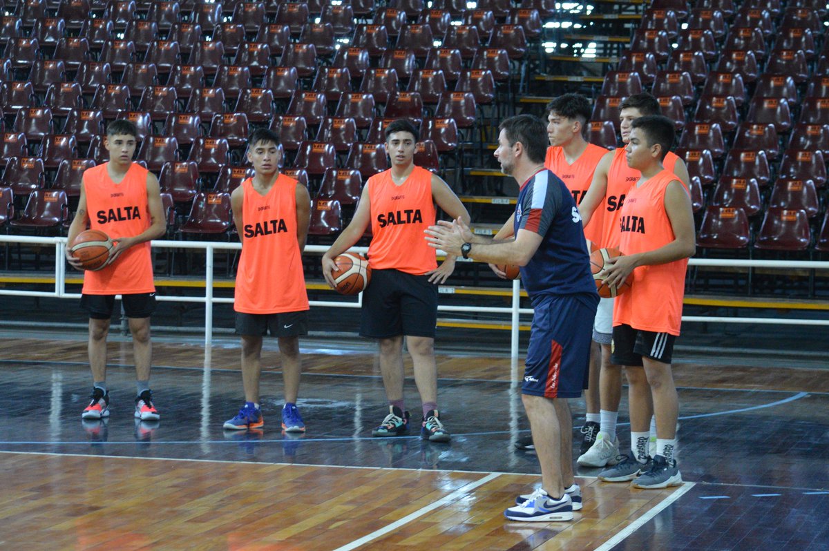 SaltaBasket's tweet photo. #Salta #Campus Arrancó el 1er Campus de @SaltaBasket de Tecnificación y Hábitos en el Delmi!!! 

#VamosInfernales https://t.co/ywYxziMaL5