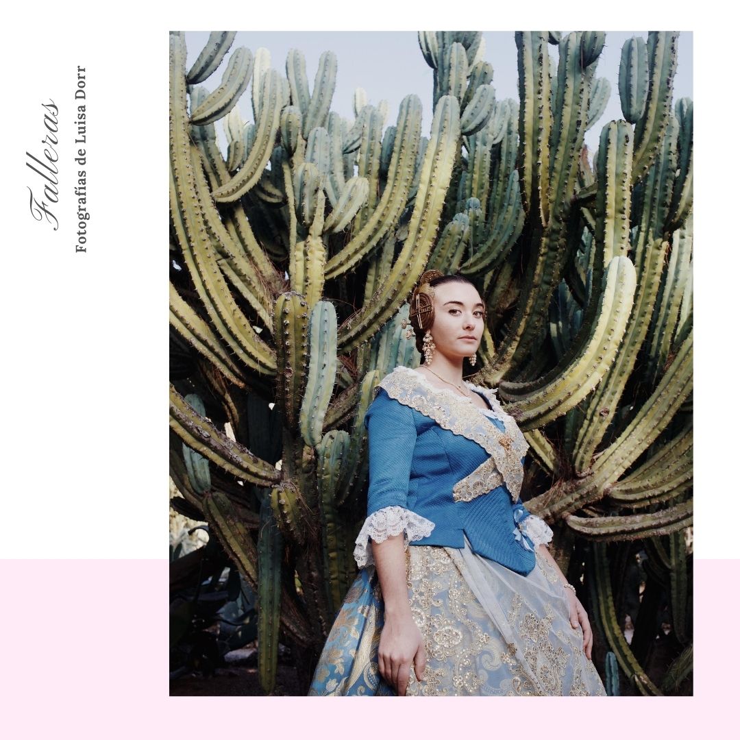 #Martes en #CosaDeNegros con <a href="/florcosin/">flor cosin</a> nos acercamos al trabajo de Luisa Dorr, fotógrafa brasileña interesada principalmente en el retrato femenino 
Falleras, relato visual en el q se cuenta una antigua fiesta q tiene lugar en las calles de Valencia en marzo y q dura cinco días