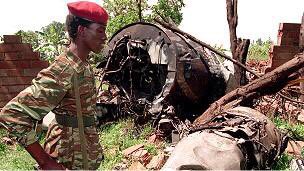 THEFUTURETV2's tweet photo. 🛑Interahamwe n'Ibigarasha mu Kimwaro! 

🛑Iturufu y'Ihanurwa ry'Indege ya Habyarimana na yo irabapfubanye. 

🛑Abakomye Imbarutso ya Jenoside yakorewe Abatutsi bagaragaye, ari bo “INTAGONDWA Z’ABAHUTU ZITASHAKAGA GUSARANGANYA UBUTEGETSI”

VIDEO: https://t.co/1YQY0INZ0n https://t.co/dlUsb8y5nM