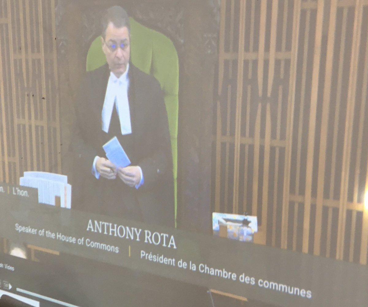 Learning about the Emergencies Act &amp; how the gov’t makes decisions by listening to a live debate in Canada’s House of Commons / Nous découvrons la Loi sur les mesures d’urgence en écoutant le débat à la Chambre des communes.   <a href="/StMaryOakville/">St. Mary Oakville</a> @missrosehart <a href="/HCDSBFrench/">HCDSBFrench</a>