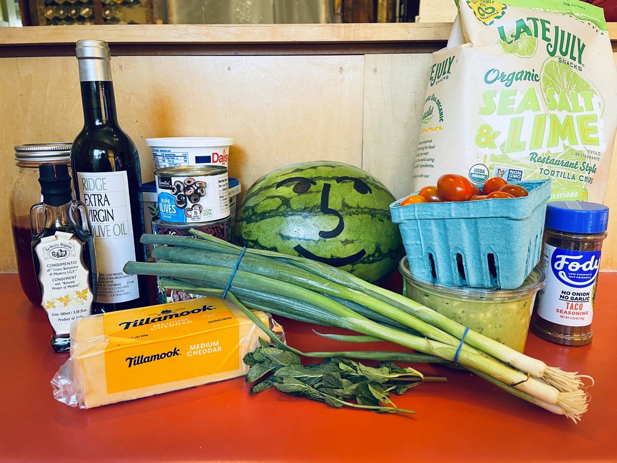 Hey!! Remember that other chance to win a giveaway I was talking about..? 👀
Show off your Moody Cooking for a chance to win a physical edition of The Moody Cookbook! Post a picture of something you made from the book with #moodycookbook and tag us to enter!