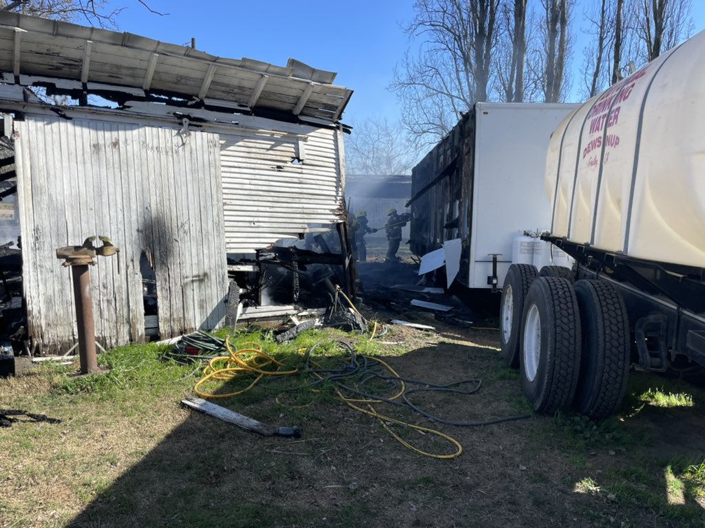 CALFIRE_ButteCo's tweet photo. #KentuckyFire(update)Firefighters are making good progress and have knock down on the fire. Virginia street is currently closed, find an alternate route to travel while in the area. https://t.co/UtcaRNc2v2