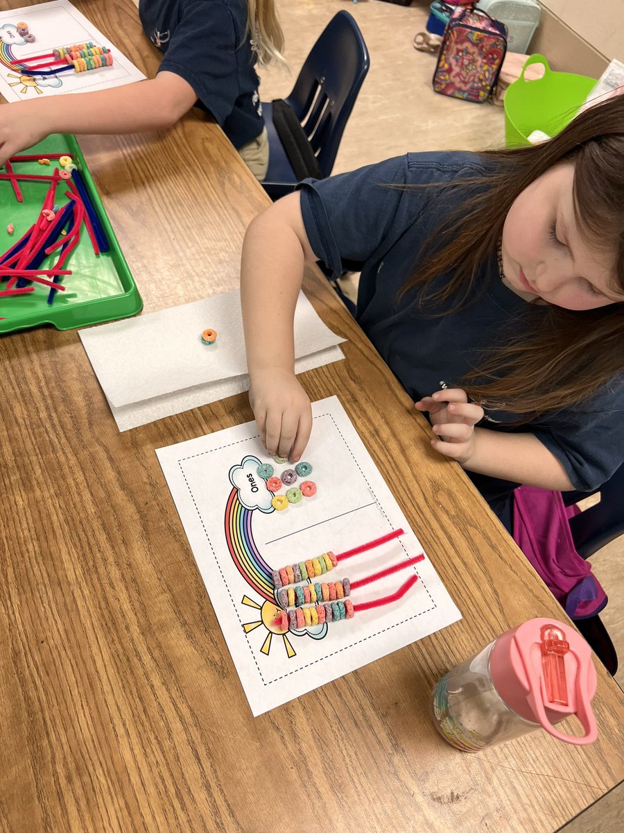 Rainbow Power 🌈 Place value is FUN when FROOTLOOPS become tens and ones! #mathisfun <a href="/SemmesElem/">Semmes Elementary</a> <a href="/jenniferfetner/">Jennifer Fetner</a>